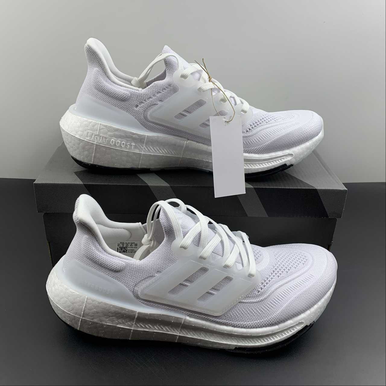 Tênis Adidas UltraBoost Light 23 'Triple White' - GY9350