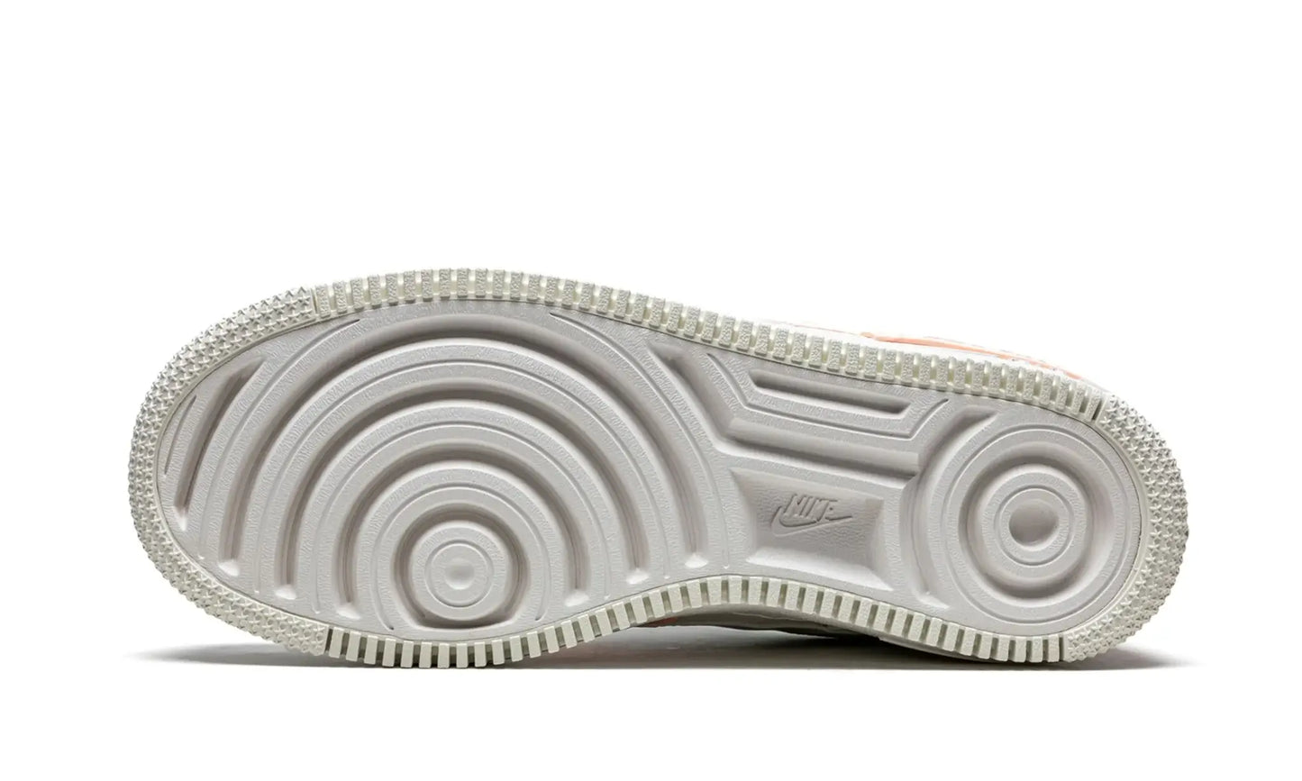 Tênis Air Force 1 Shadow Feminino "Barely Green" Verde / Salmão - CU8591-104