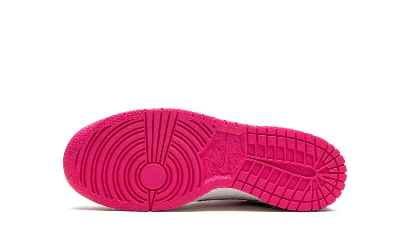 Tênis Nike Dunk Low Feminino "Laser Fuchsia" Rosa - FB9109-102