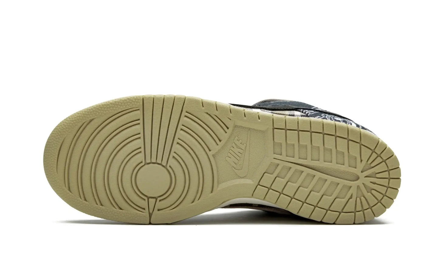 Tênis Nike Dunk Low SB x Travis Scott "Cactus Jack" - CT5053-001