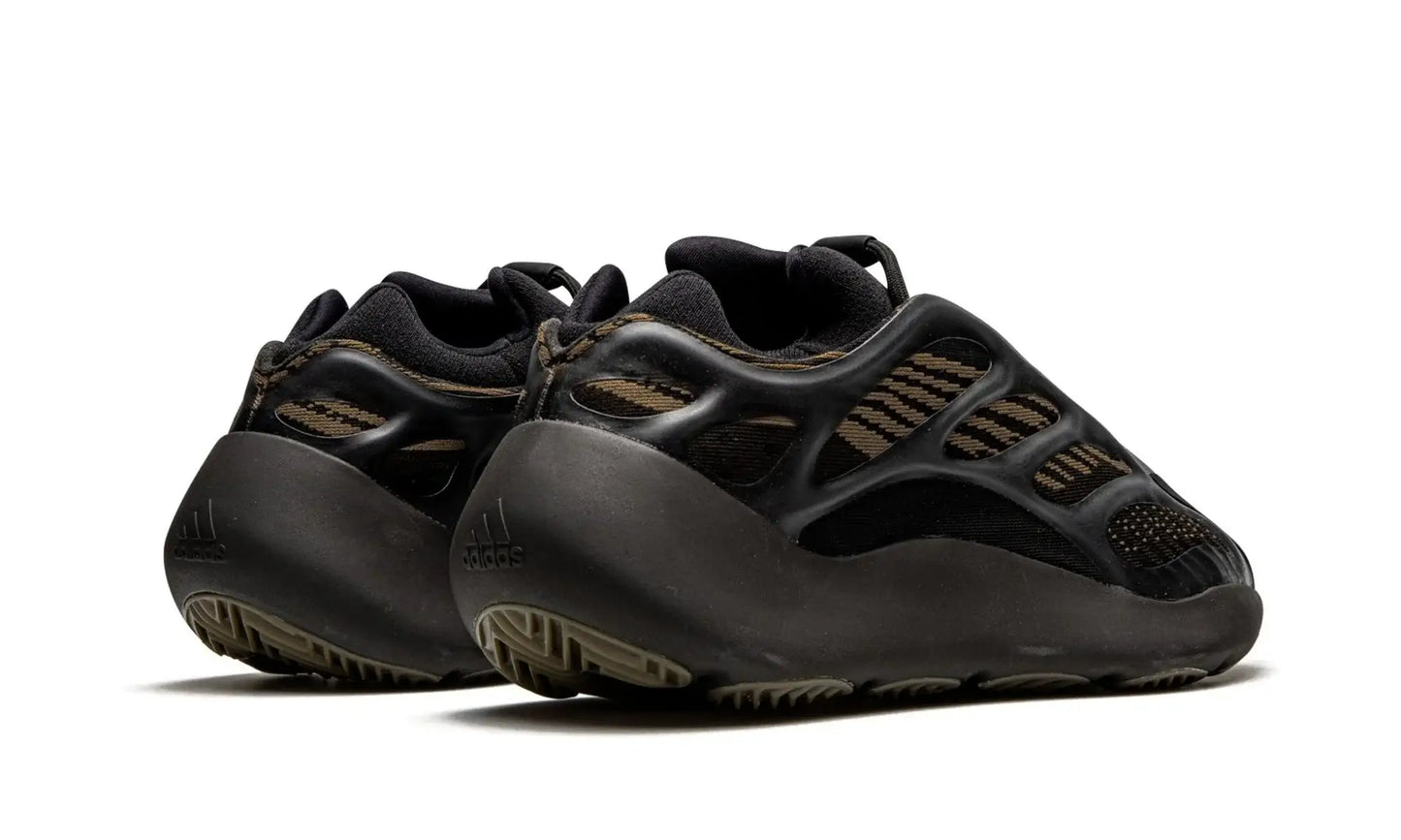 Tênis Adidas Yeezy 700 v3 'Clay Brown' - GY0189