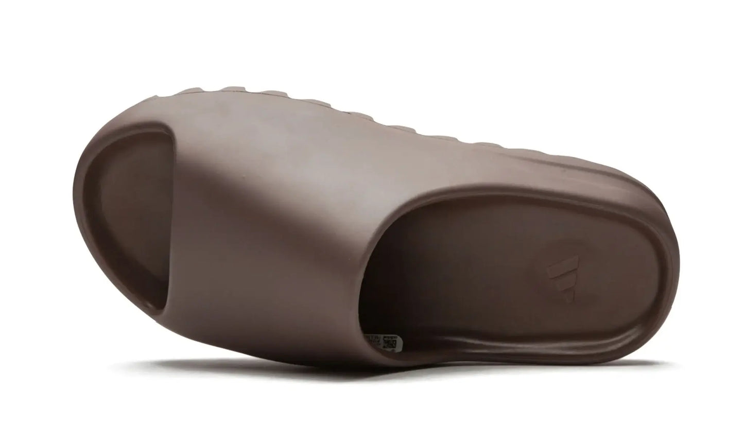 Adidas Yeezy Slide "Soot" Marrom - G55495