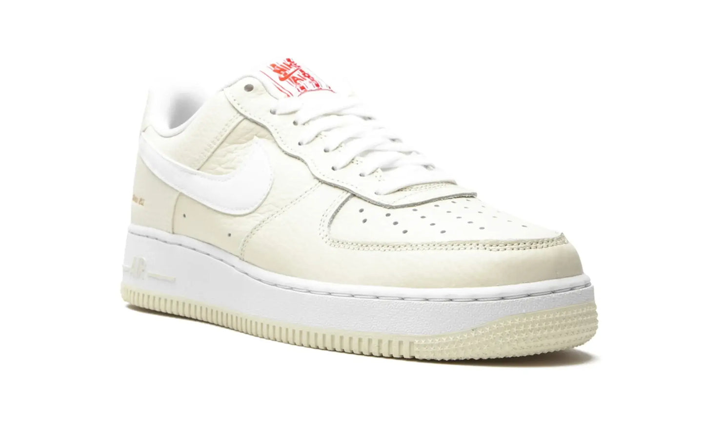 Tênis Air Force 1 Luxe "Popcorn" - CW2919-100