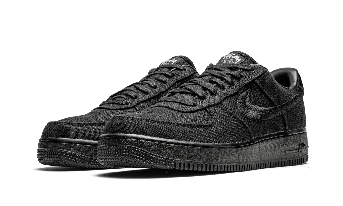 Tênis Air Force 1 "Stussy Black" - CZ9084-001