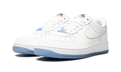 Tênis Air Force 1 Feminino "UV Reactive" - DA8301-100