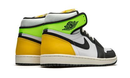 Tênis Air Jordan 1 High "Volt Gold" Amarelo - 555088-118