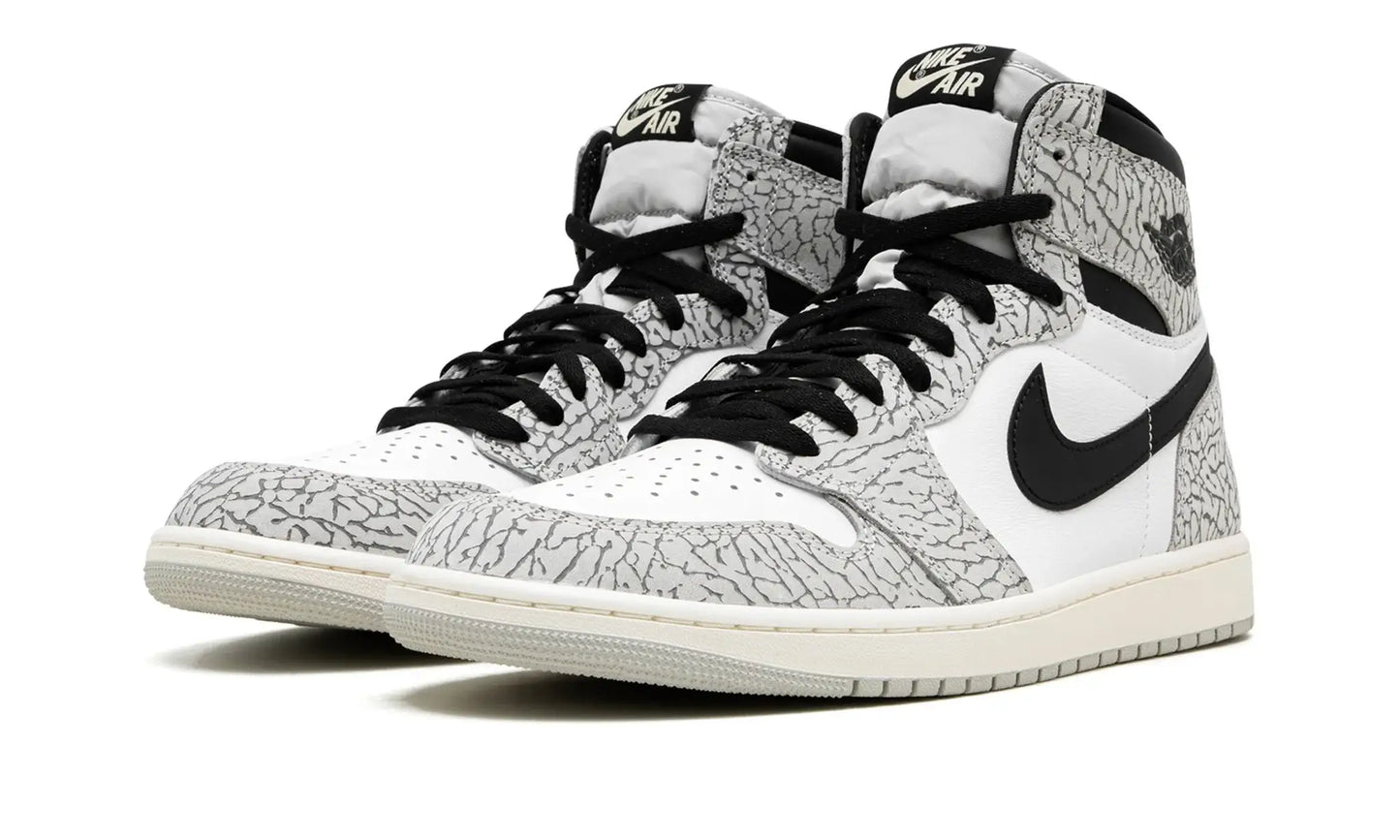 Tênis Air Jordan 1 High "White Cement" Cinza - DZ5485-052