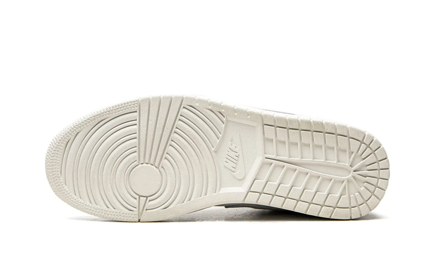 Tênis Air Jordan 1 Low "Paris" Branco - CV3043100