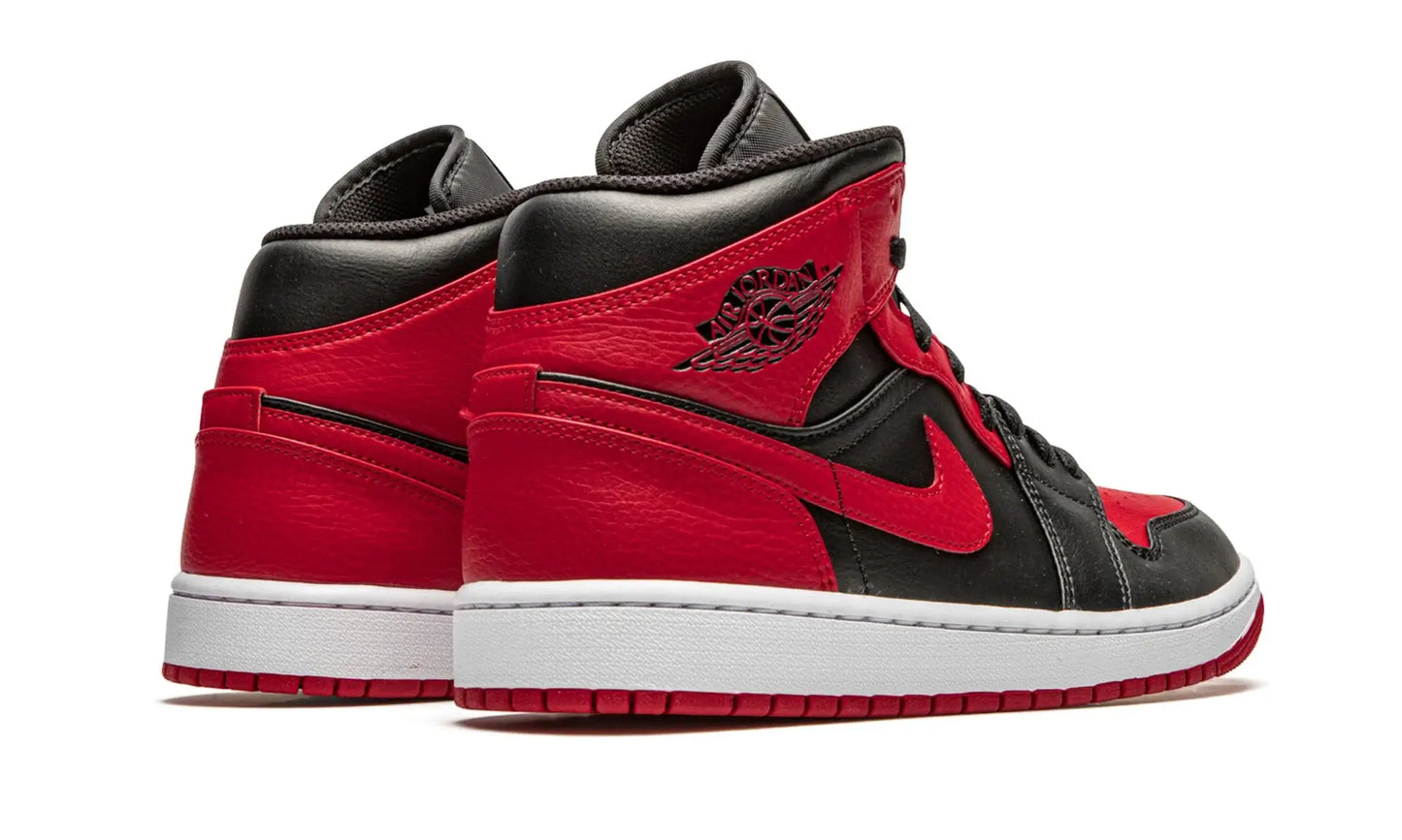 Tênis Air Jordan 1 Mid "Banned" Vermelho / Preto - 554725-074