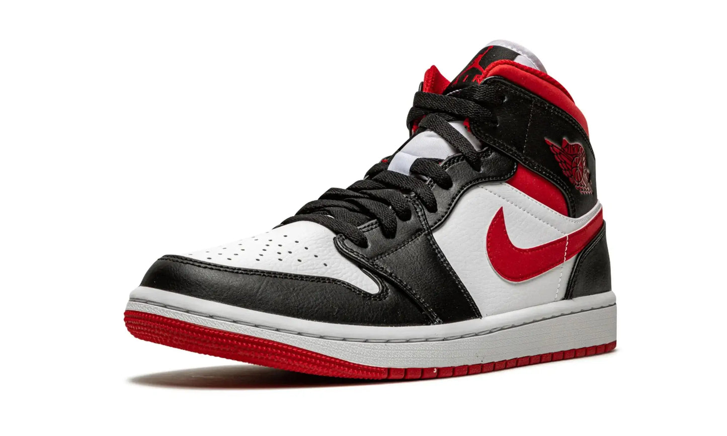 Tênis Air Jordan 1 Mid "Black Gym Red" Vermelho - 554724-122