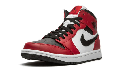 Tênis Air Jordan 1 Mid "Chicago Black Toe" Vermelho - 554724-069