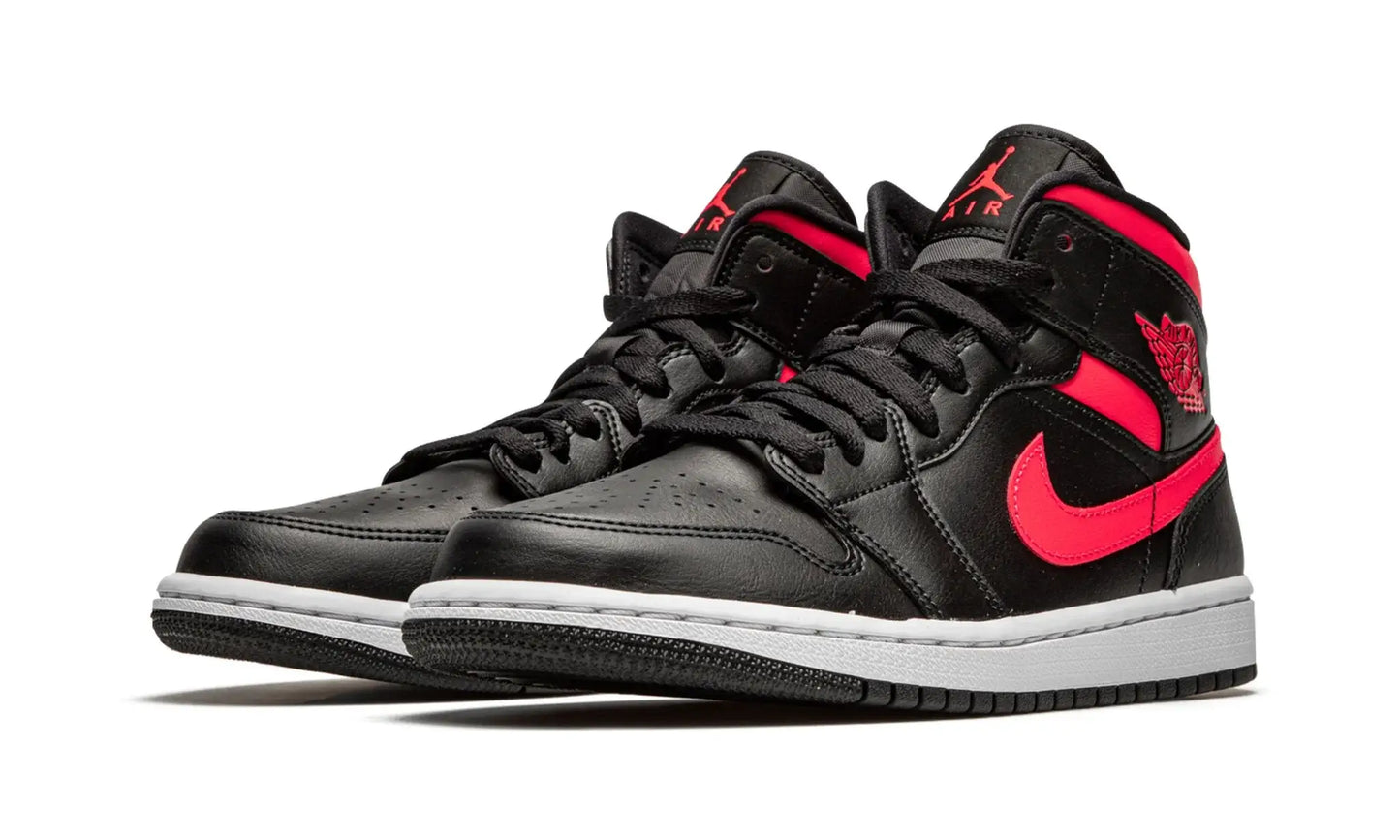 Tênis Air Jordan 1 Mid Feminino "Siren Red" Preto / Rosa - BQ6472-004