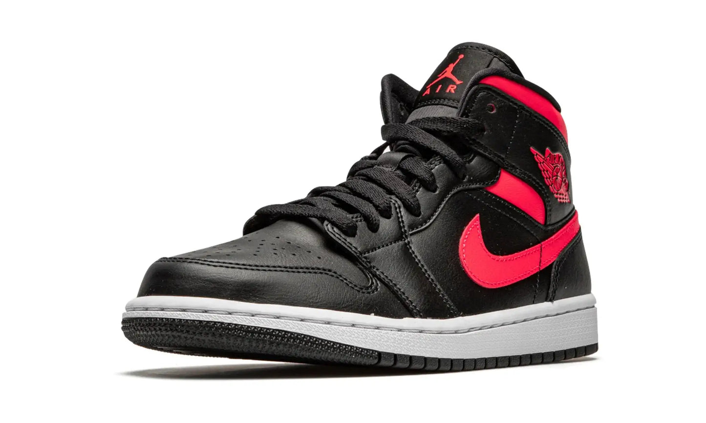 Tênis Air Jordan 1 Mid Feminino "Siren Red" Preto / Rosa - BQ6472-004