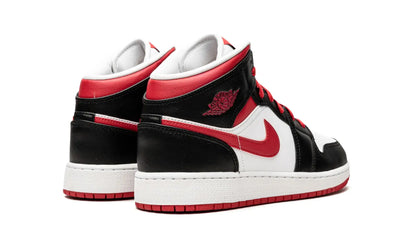 Tênis Air Jordan 1 Mid "Very Berry" Rosa / Preto - 554725-016