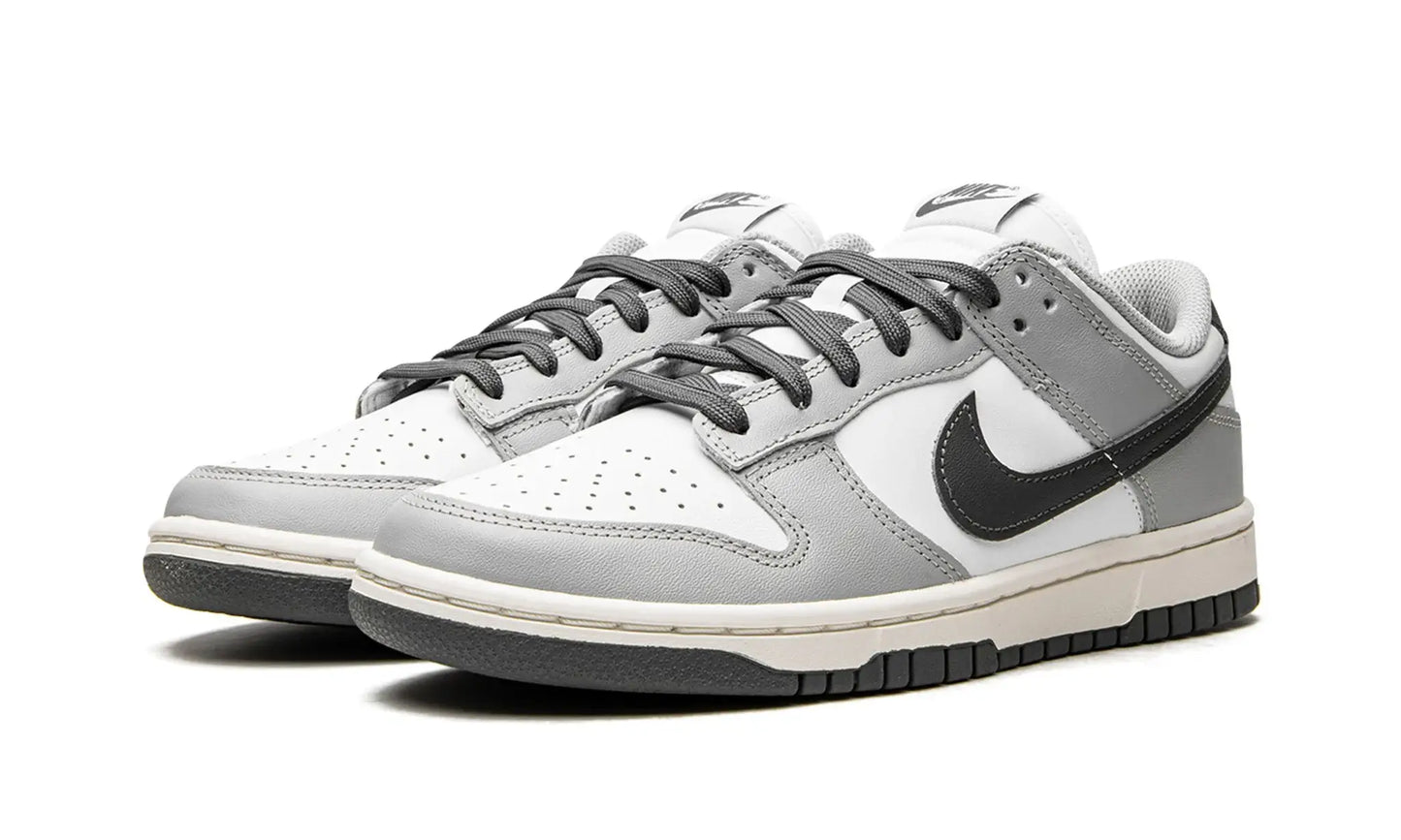 Tênis Nike Dunk Low Feminino "Light Smoke Grey" Cinza - DD1503-117