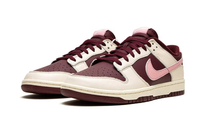 Tênis Nike Dunk Low Feminino "Valentine's Day" Bordô - DR9705-100