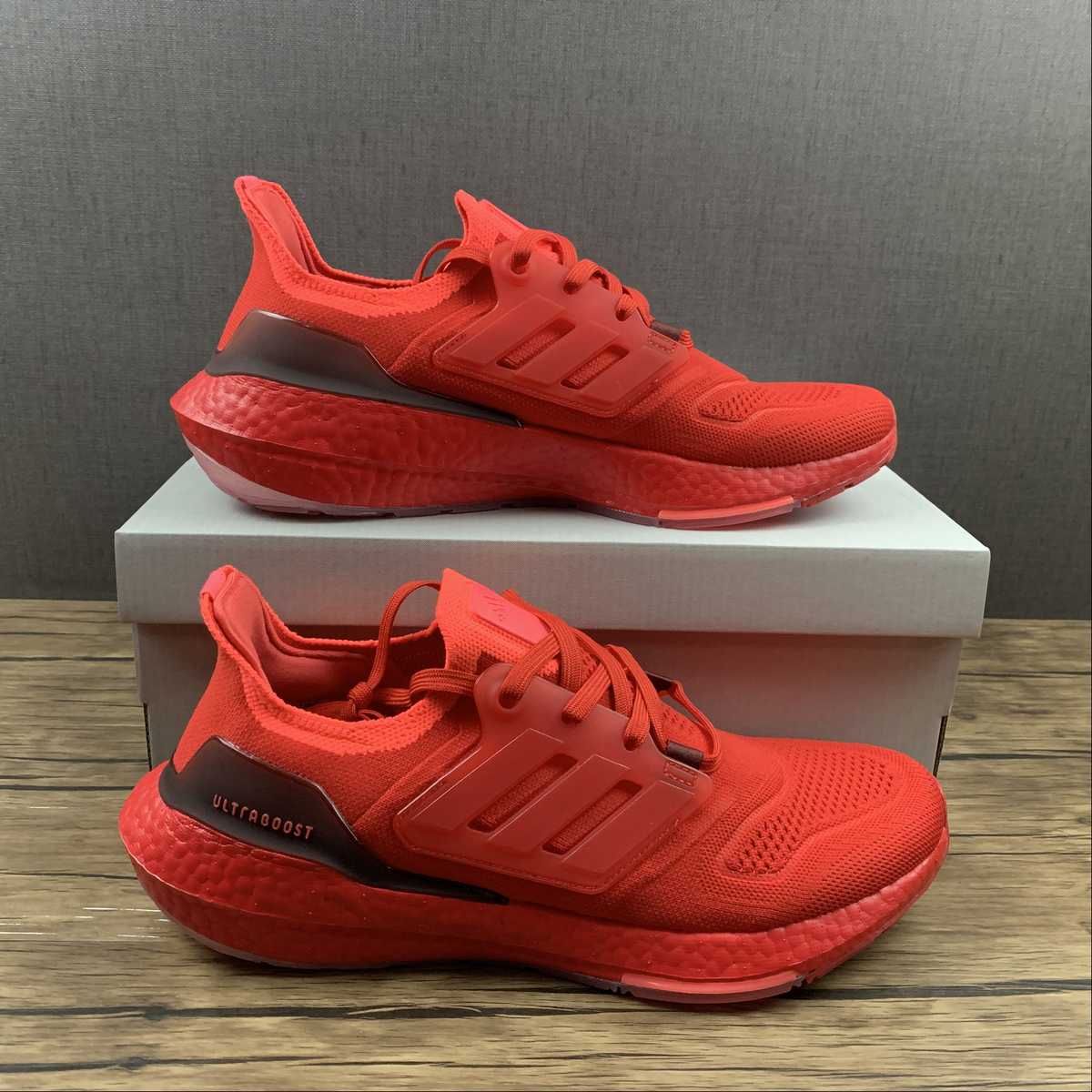 Tênis Adidas UltraBoost 22 'Vivid Red' - GX5462