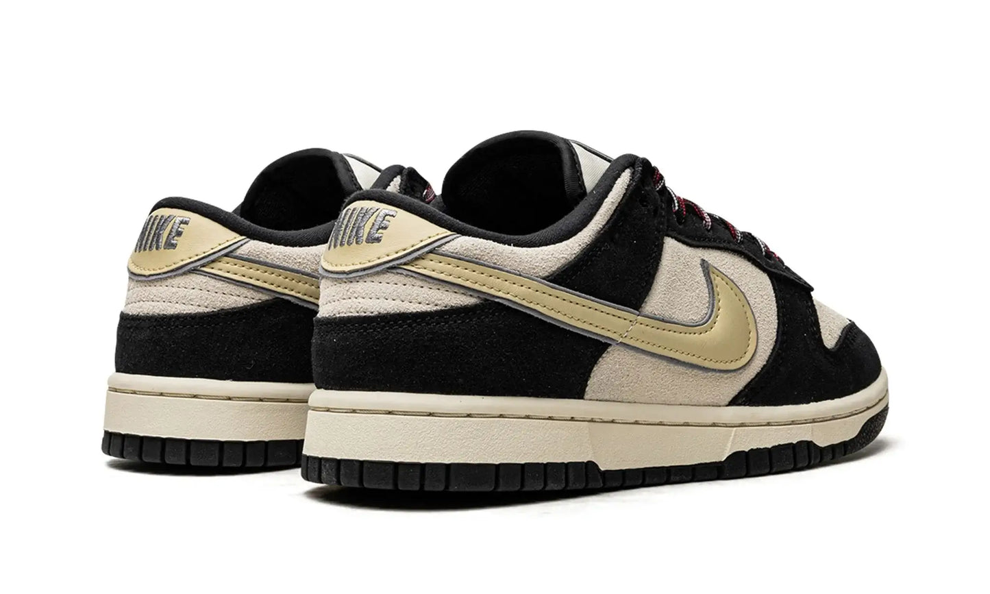 Tênis Nike Dunk Low Feminino "Black Team Gold" Preto / Dourado - DV3054-001
