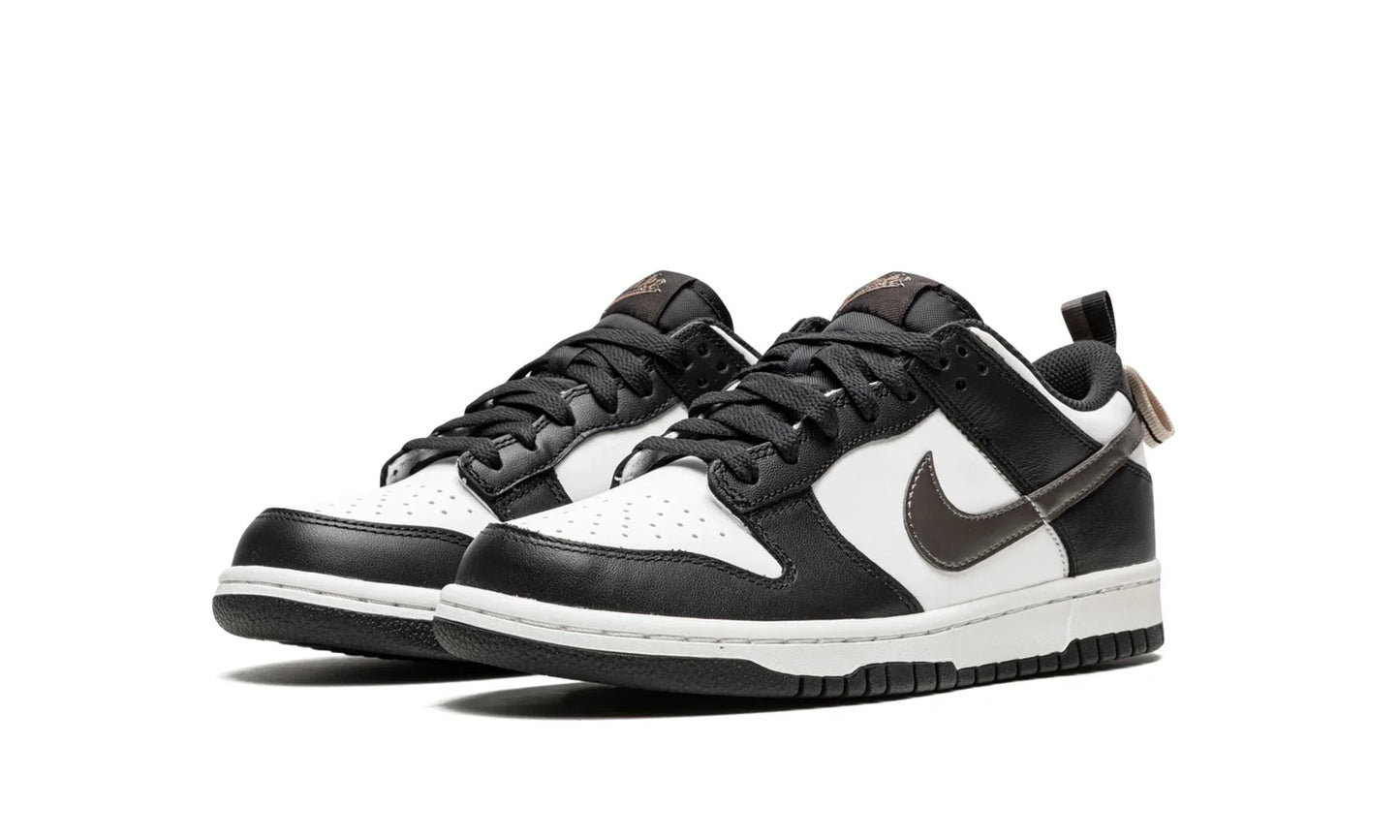 Tênis Nike Dunk Low Feminino "Black White Metallic" - DH9764-001