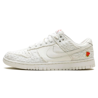 Tênis Nike Dunk Low Feminino "Give Her Flowers" Branco - FZ3775-133