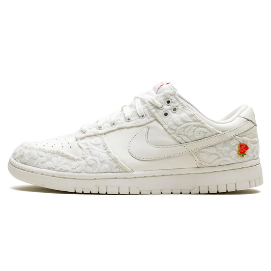 Tênis Nike Dunk Low Feminino "Give Her Flowers" Branco - FZ3775-133