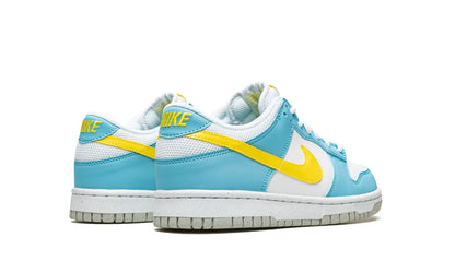 Tênis Nike Dunk Low Feminino "Homer Simpson" Azul / Amarelo - DX3382-400