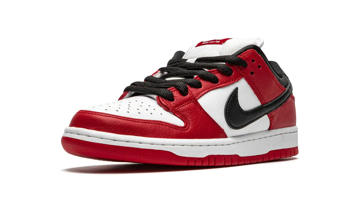 Tênis Nike Dunk Low SB "Chicago" Vermelho / Branco - BQ6817-600