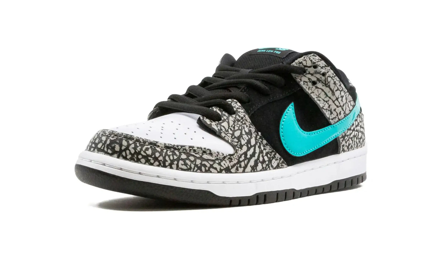 Tênis Nike Dunk Low SB "Elephant" - BQ6817-009