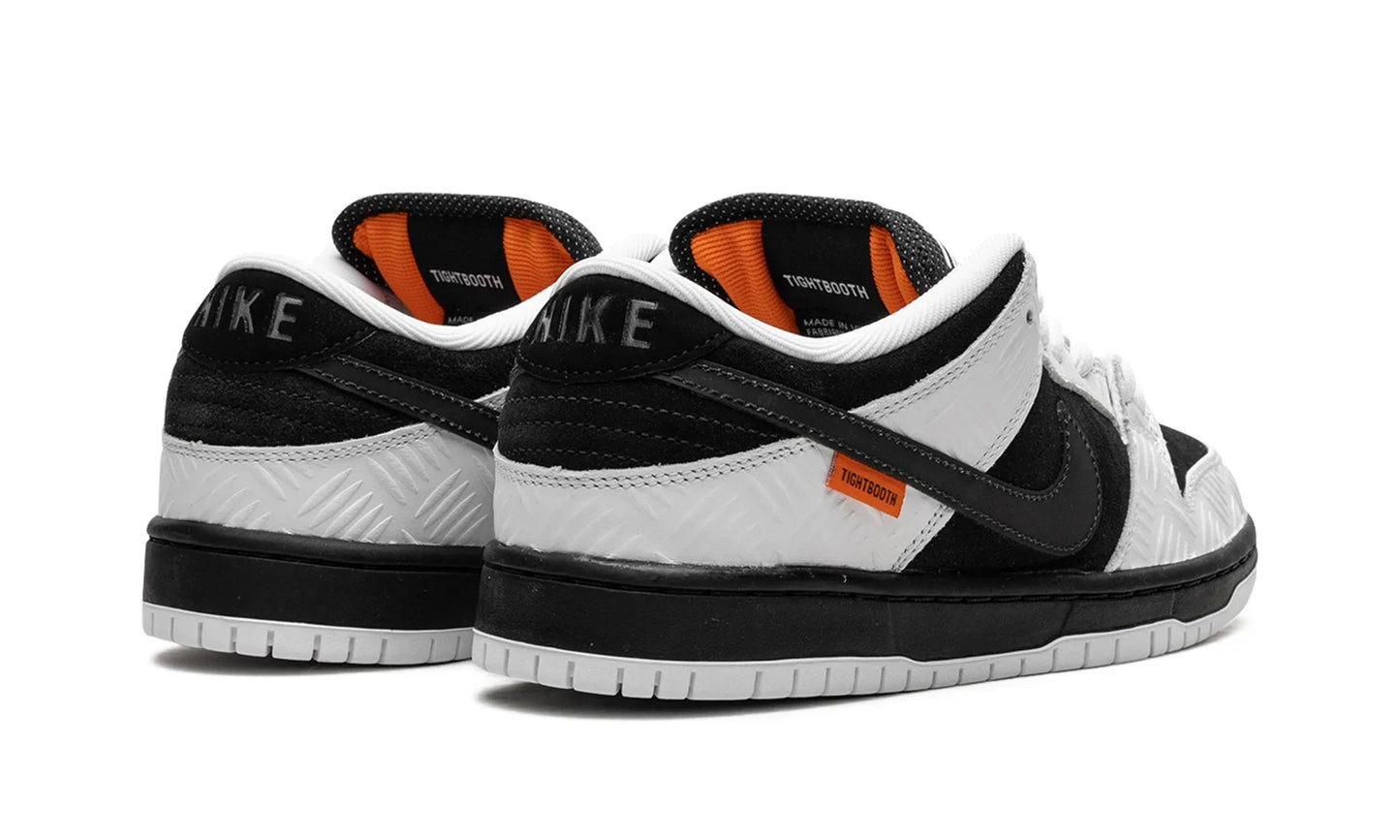 Tênis Nike Dunk Low SB "TIGHTBOOTH" Preto / Branco - FD2629-100