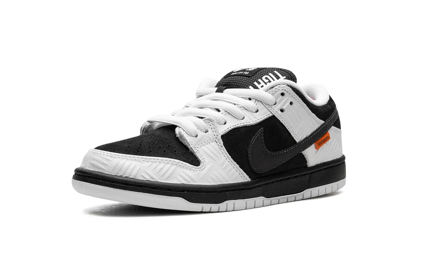 Tênis Nike Dunk Low SB "TIGHTBOOTH" Preto / Branco - FD2629-100