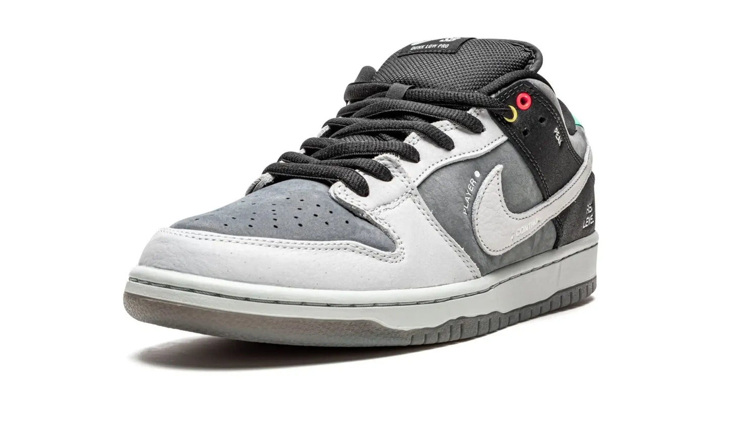 Tênis Nike Dunk Low SB "VX1000" Cinza / Preto - CV1659-001