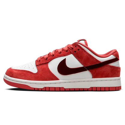 Tênis Nike Dunk Low Feminino "Valentine's Day" Vermelho - FQ7056-100