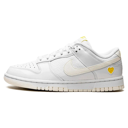 Tênis Nike Dunk Low Feminino "Yellow Heart" Branco - FD0803-100