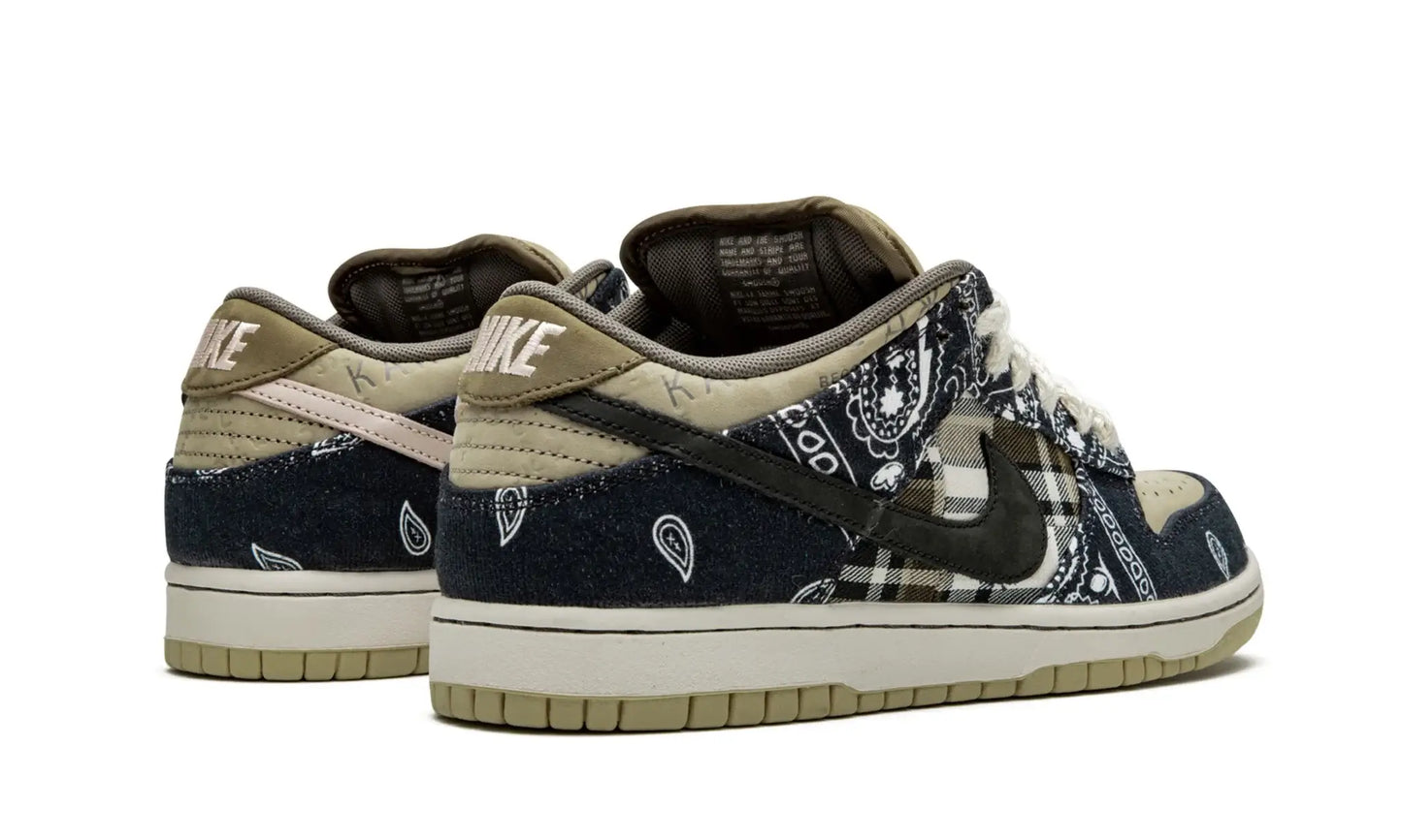 Tênis Nike Dunk Low SB  x Travis Scott "Cactus Jack" - CT5053-001
