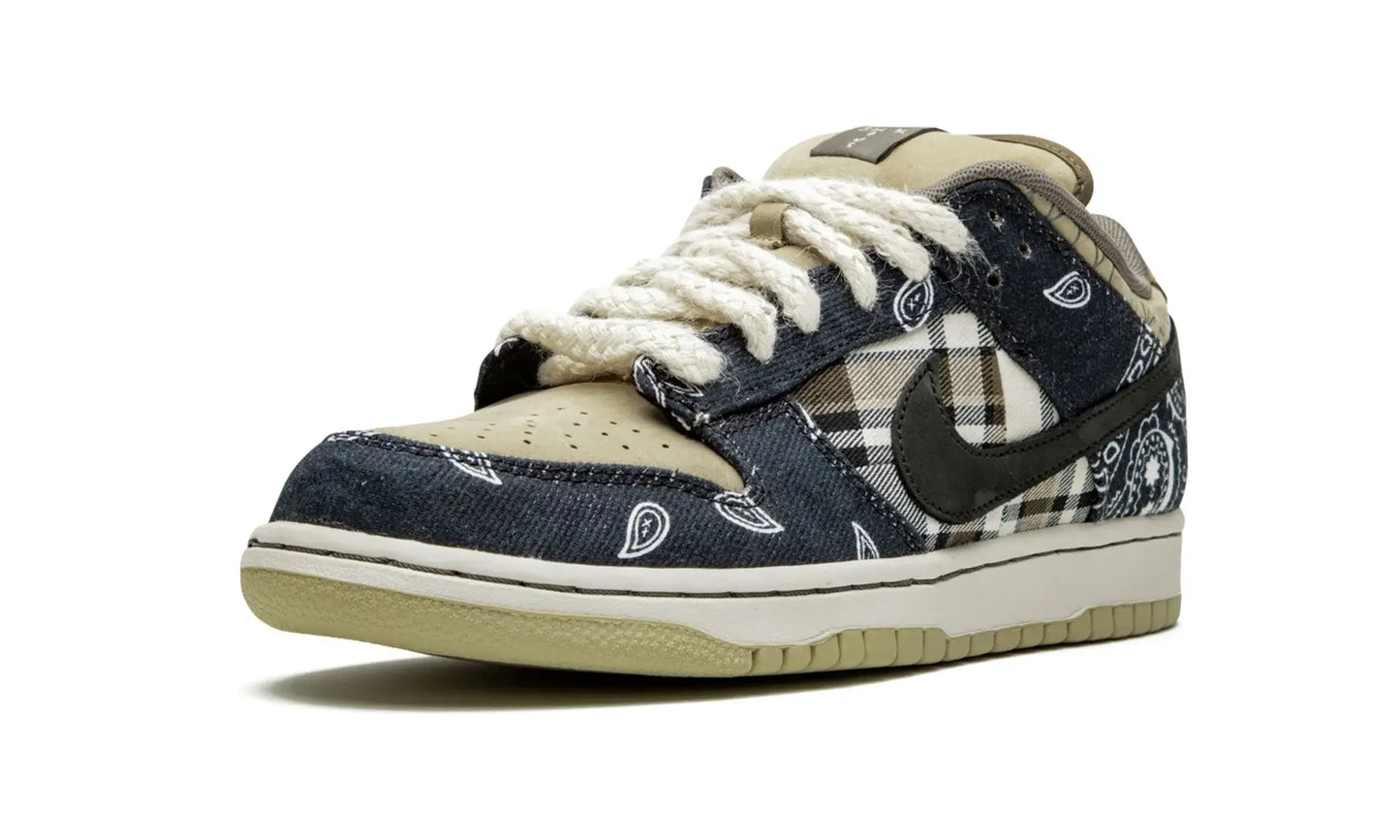 Tênis Nike Dunk Low SB  x Travis Scott "Cactus Jack" - CT5053-001