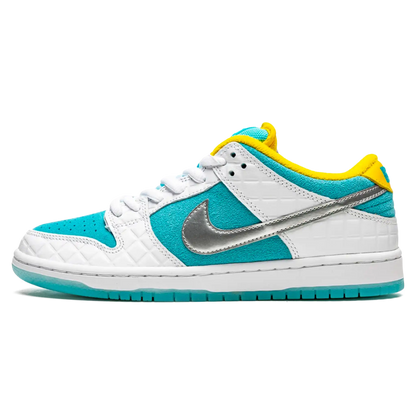 Tênis Nike Dunk Low SB x FTC "Lagoon Pulse" Branco / Azul - DH7687-400