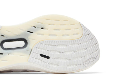 Tênis Adidas UltraBoost 5 'Triple White' - ID8813