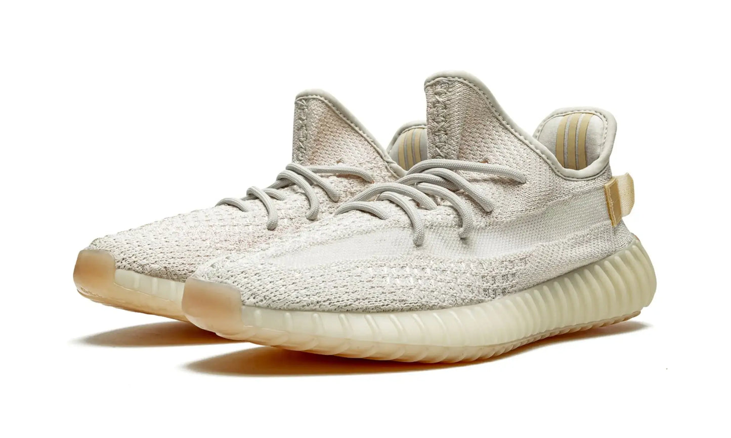 Tênis Adidas Yeezy Boost 350 v2 'Light' - GY3438