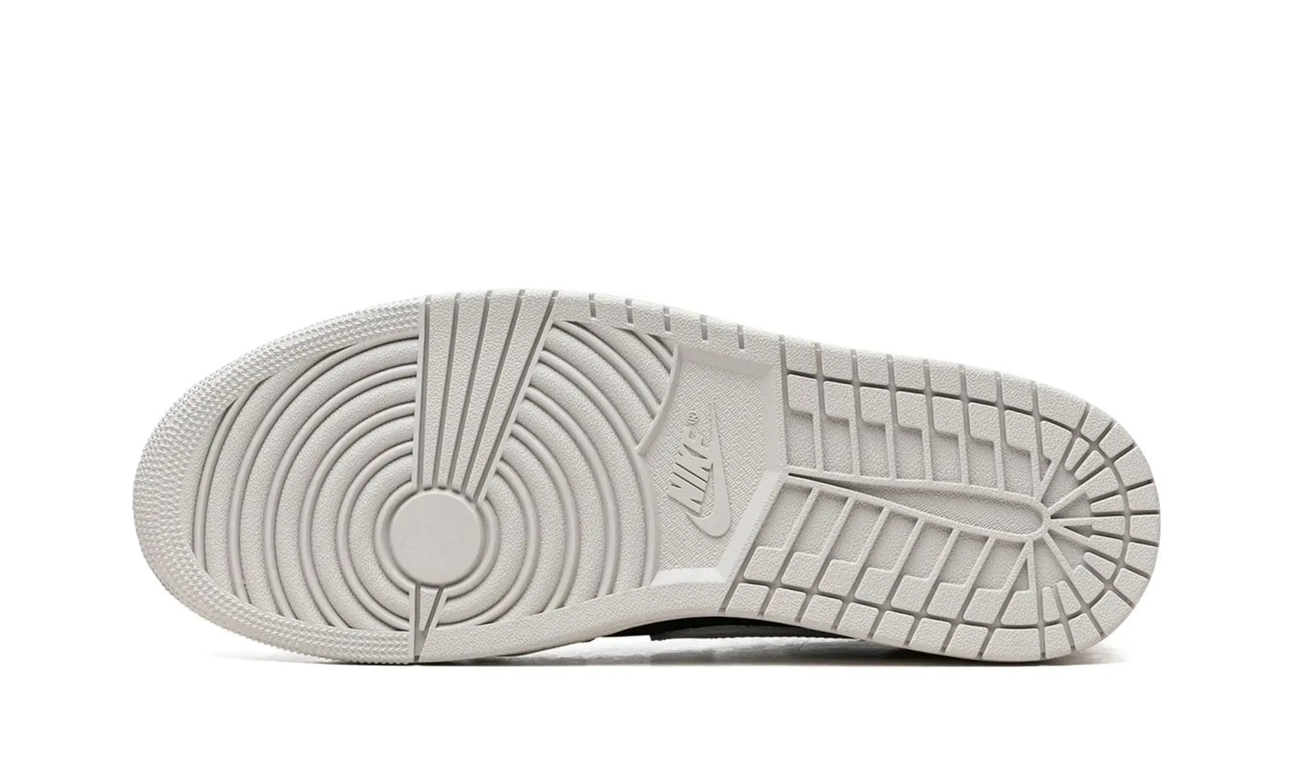 Tênis Air Jordan 1 Low "Black Cement" Preto / Cinza - CZ0790-001