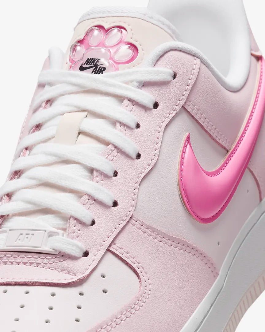 Tênis Nike Air Force 1' 07 Lx Paw Print Rosa - HM3696-661