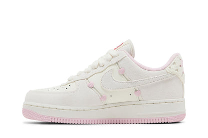 Tênis Nike Air Force 1 Low Valentine's Day (2025) Branco - HV5992-111